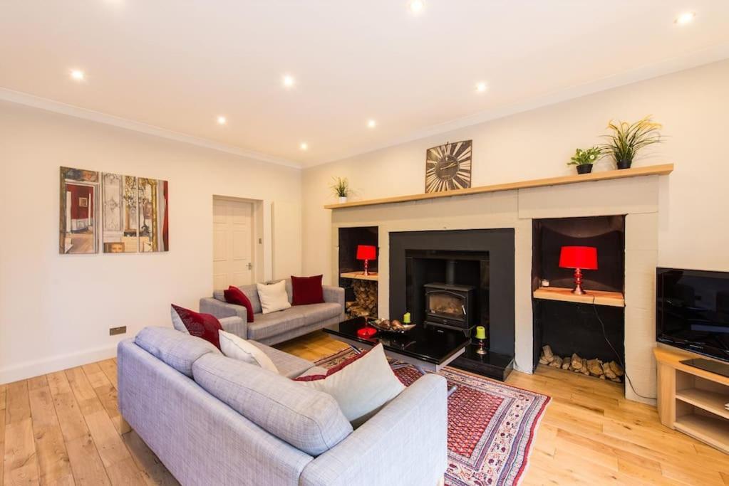 Self Catering , City Centre Apartment With Parking Edimburgo Esterno foto