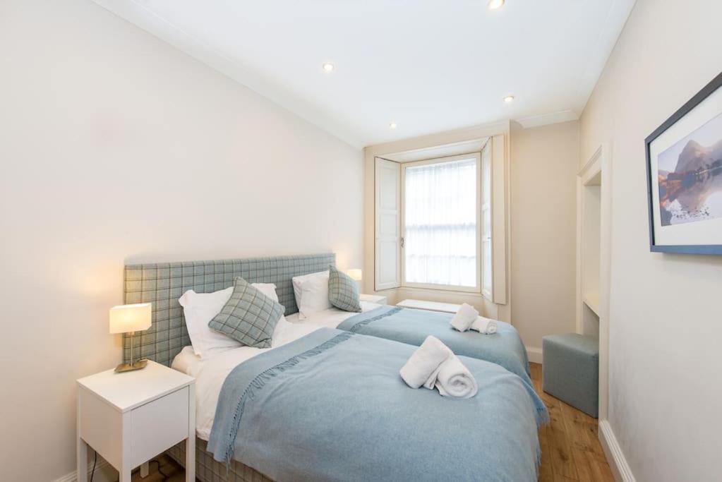 Self Catering , City Centre Apartment With Parking Edimburgo Esterno foto