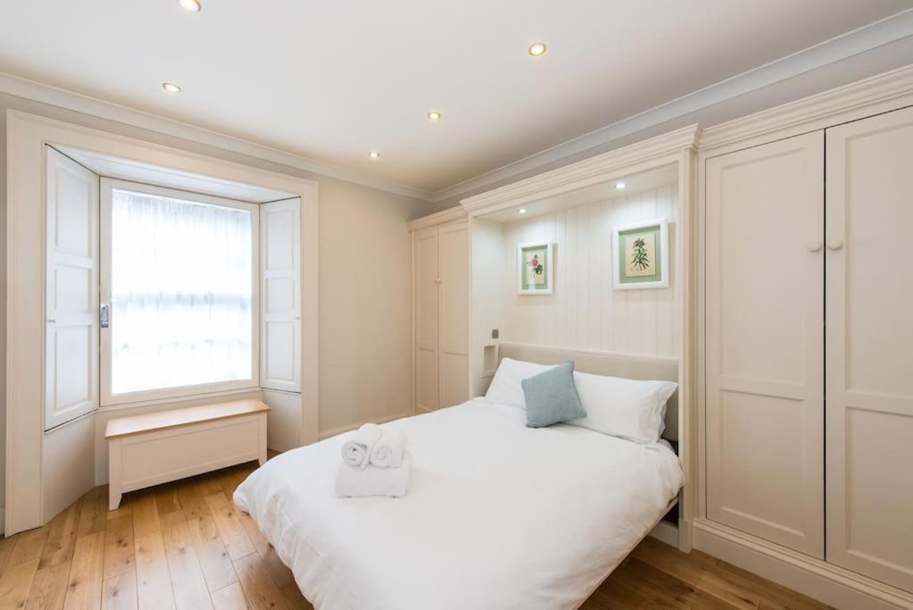 Self Catering , City Centre Apartment With Parking Edimburgo Esterno foto